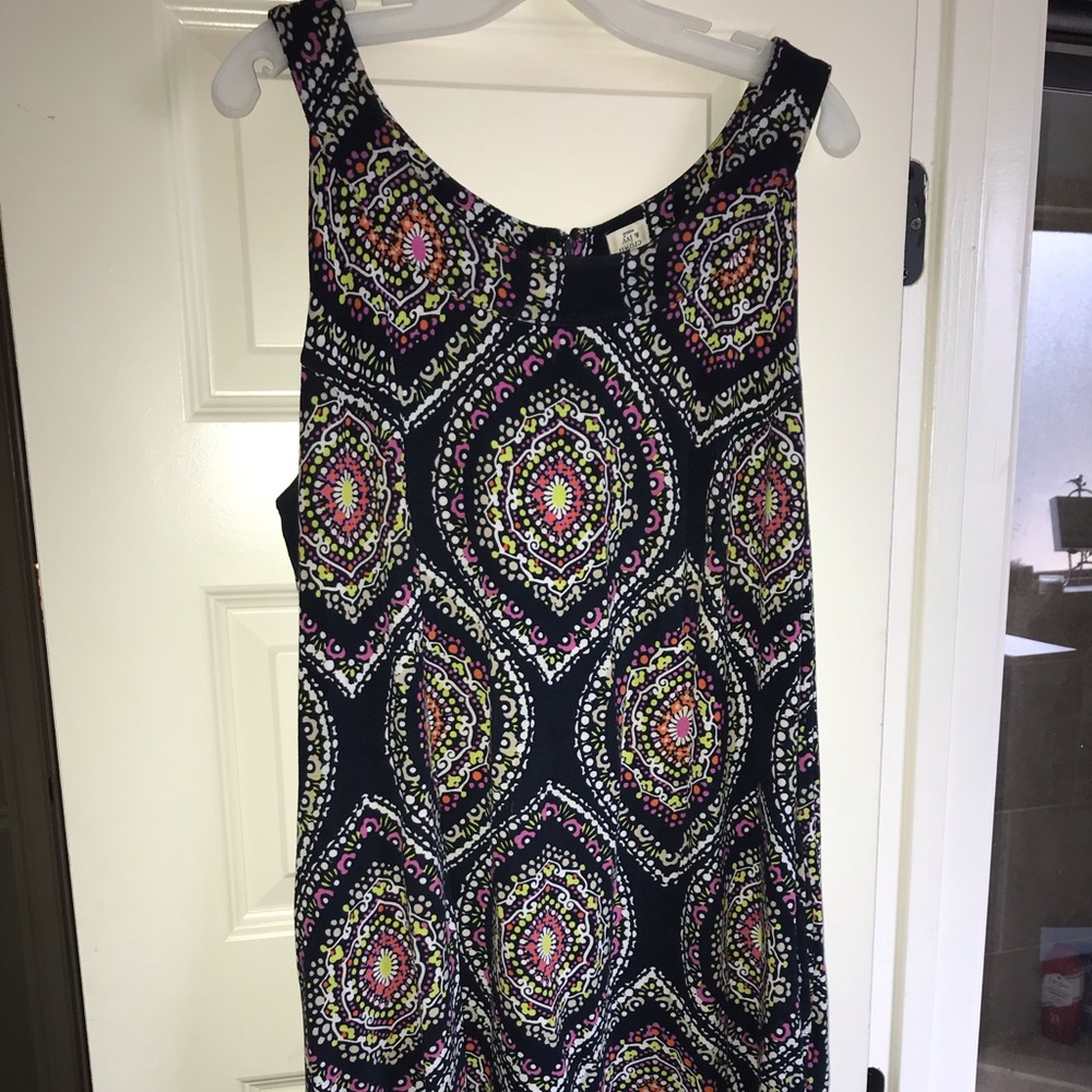 Crown and Ivy spring dress with pockets at hips
